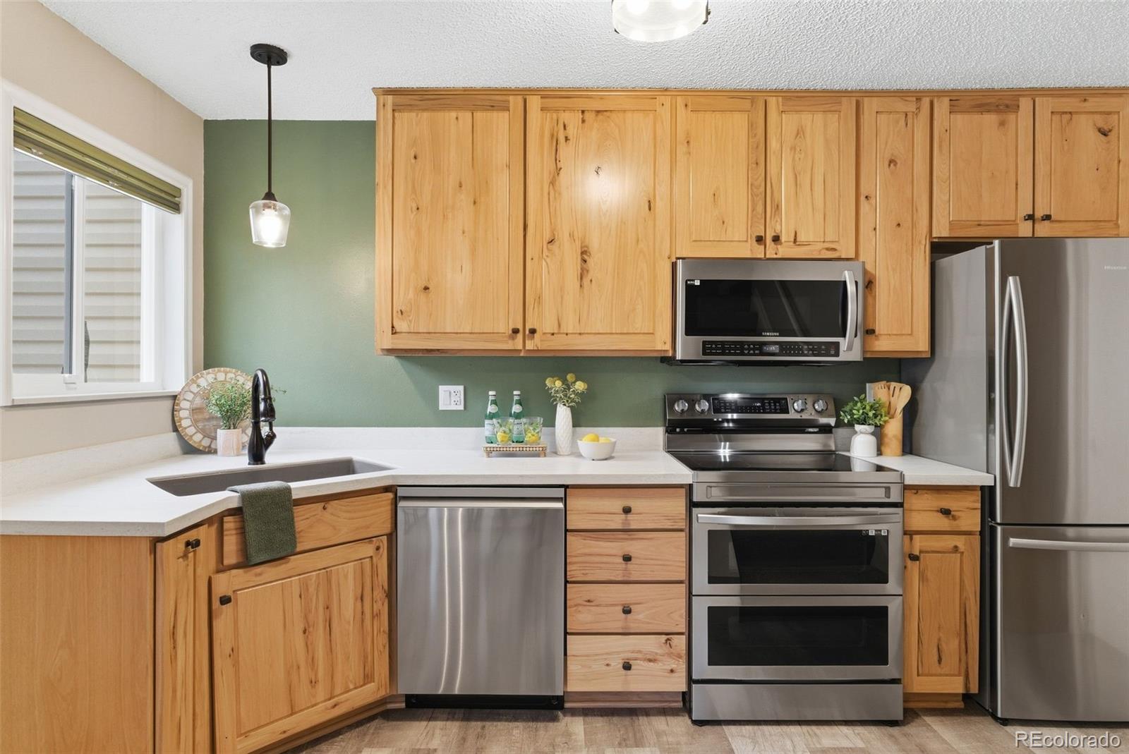 MLS Image #9 for 1739 s lee street c,lakewood, Colorado