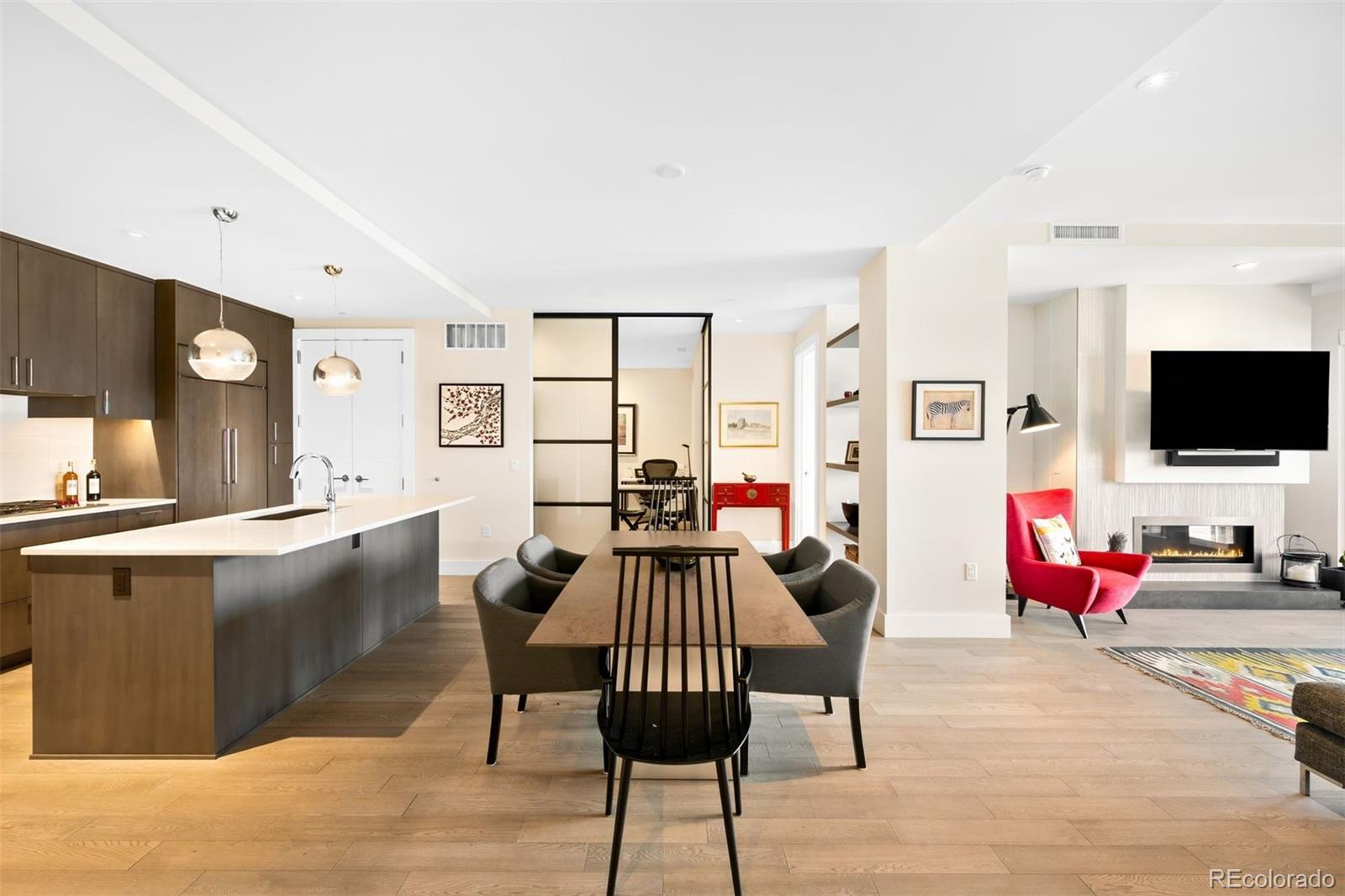 MLS Image #11 for 155  steele street 1017,denver, Colorado