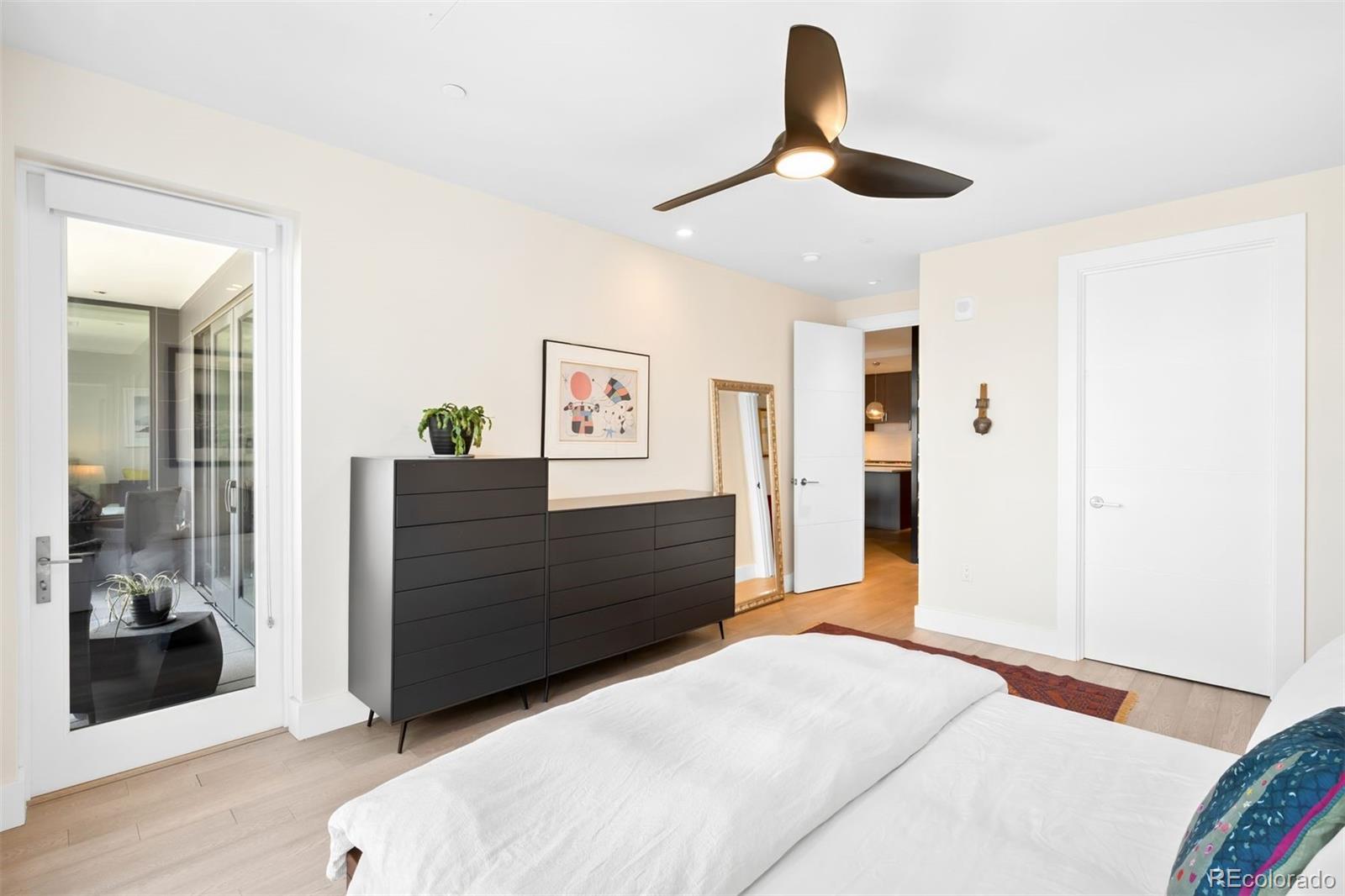 MLS Image #17 for 155  steele street 1017,denver, Colorado