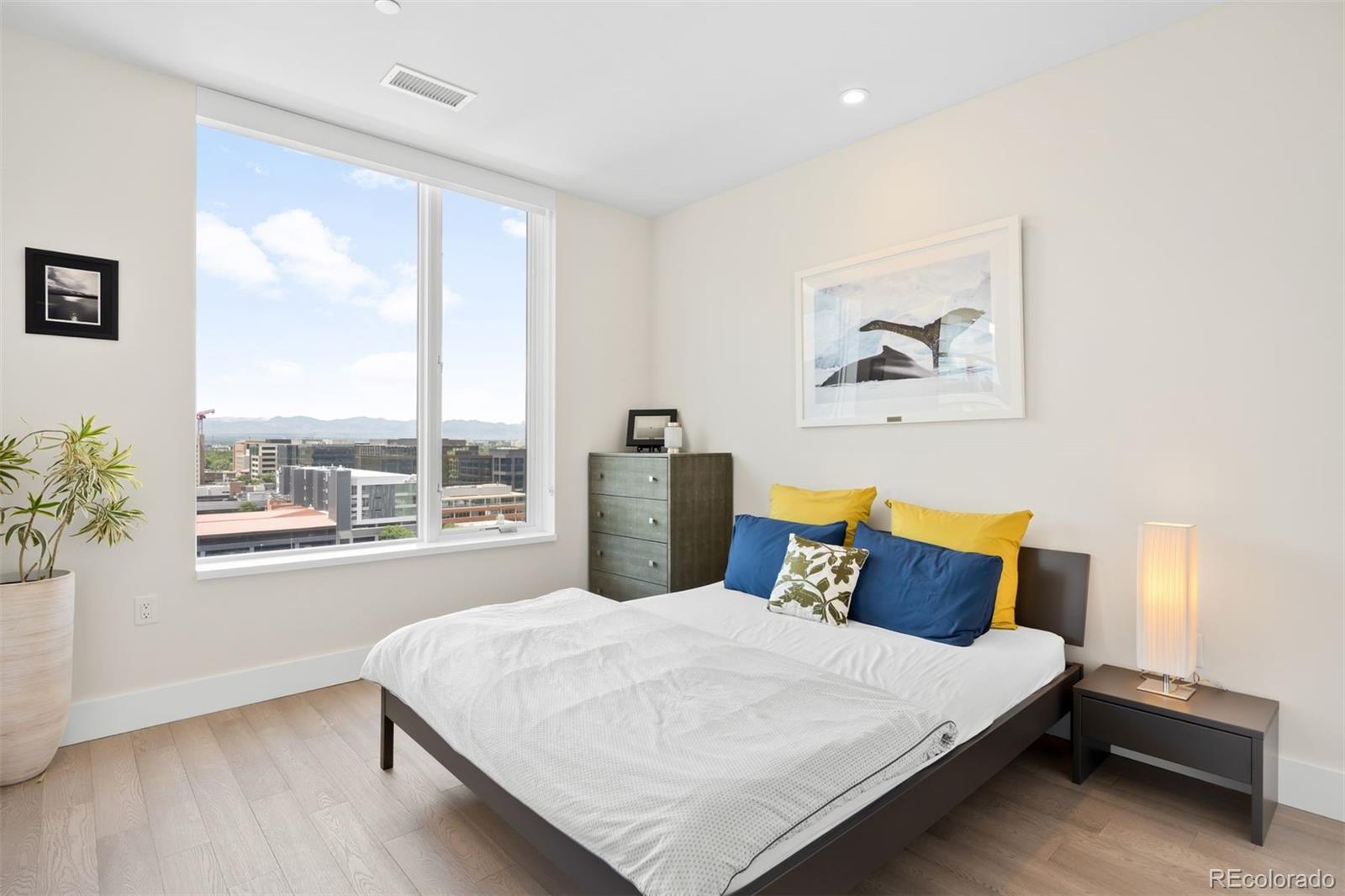 MLS Image #19 for 155  steele street 1017,denver, Colorado