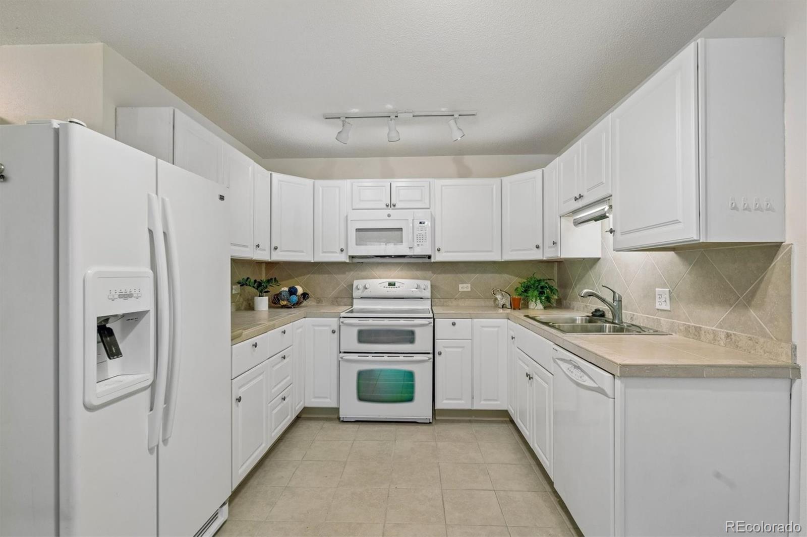 MLS Image #2 for 745 s alton way 2a,denver, Colorado