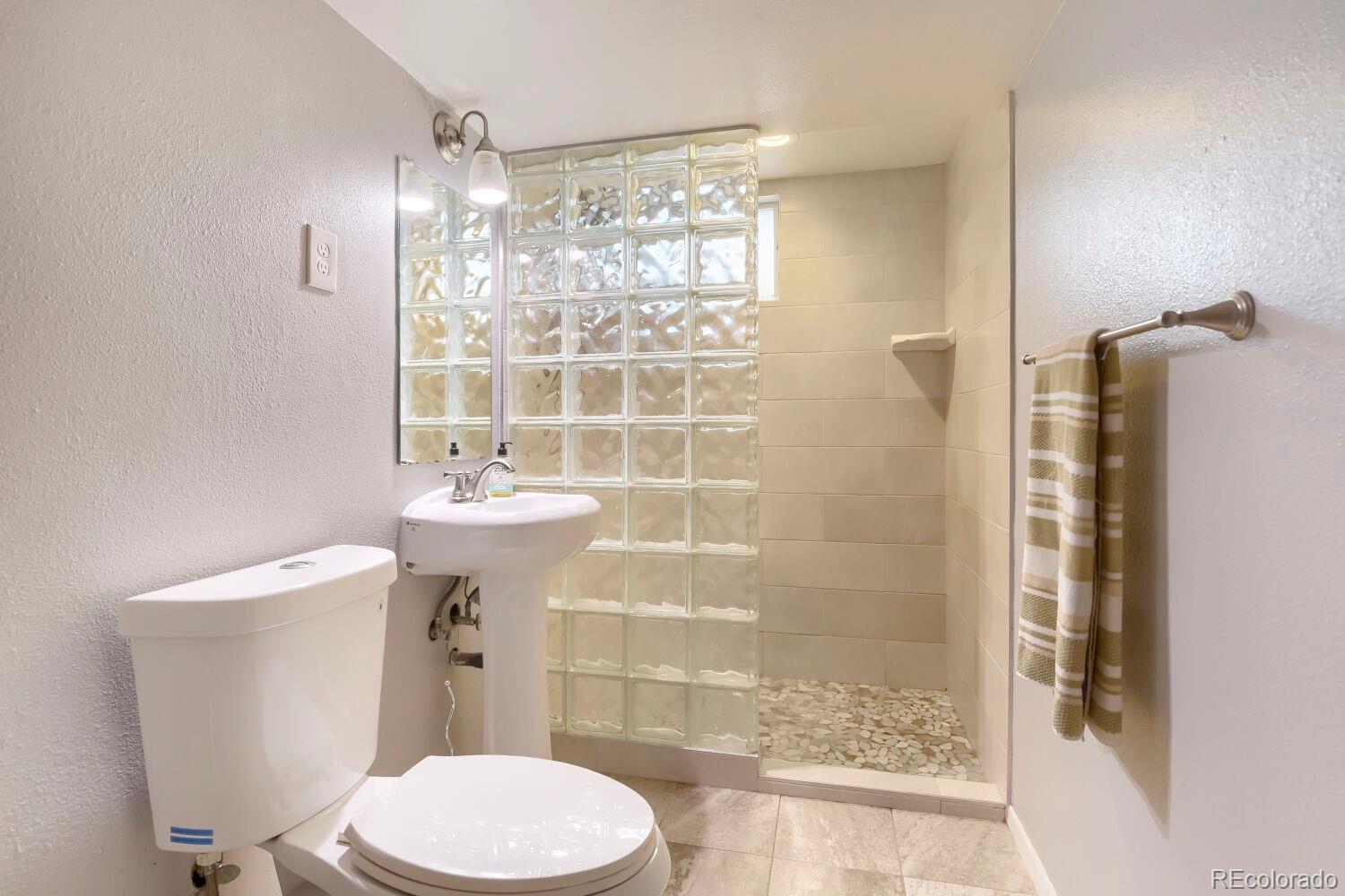 MLS Image #21 for 5469 s huron way,littleton, Colorado