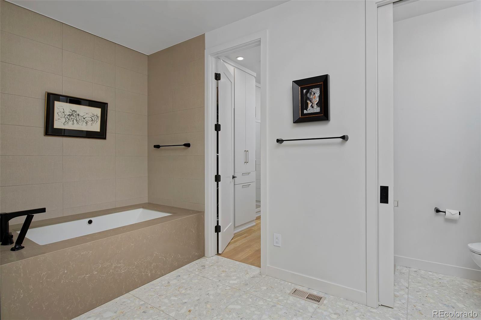 MLS Image #23 for 2800 s university boulevard,denver, Colorado