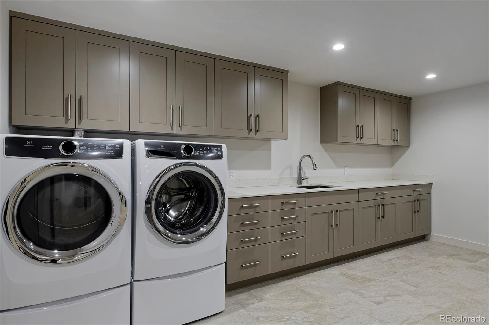 MLS Image #39 for 2800 s university boulevard,denver, Colorado
