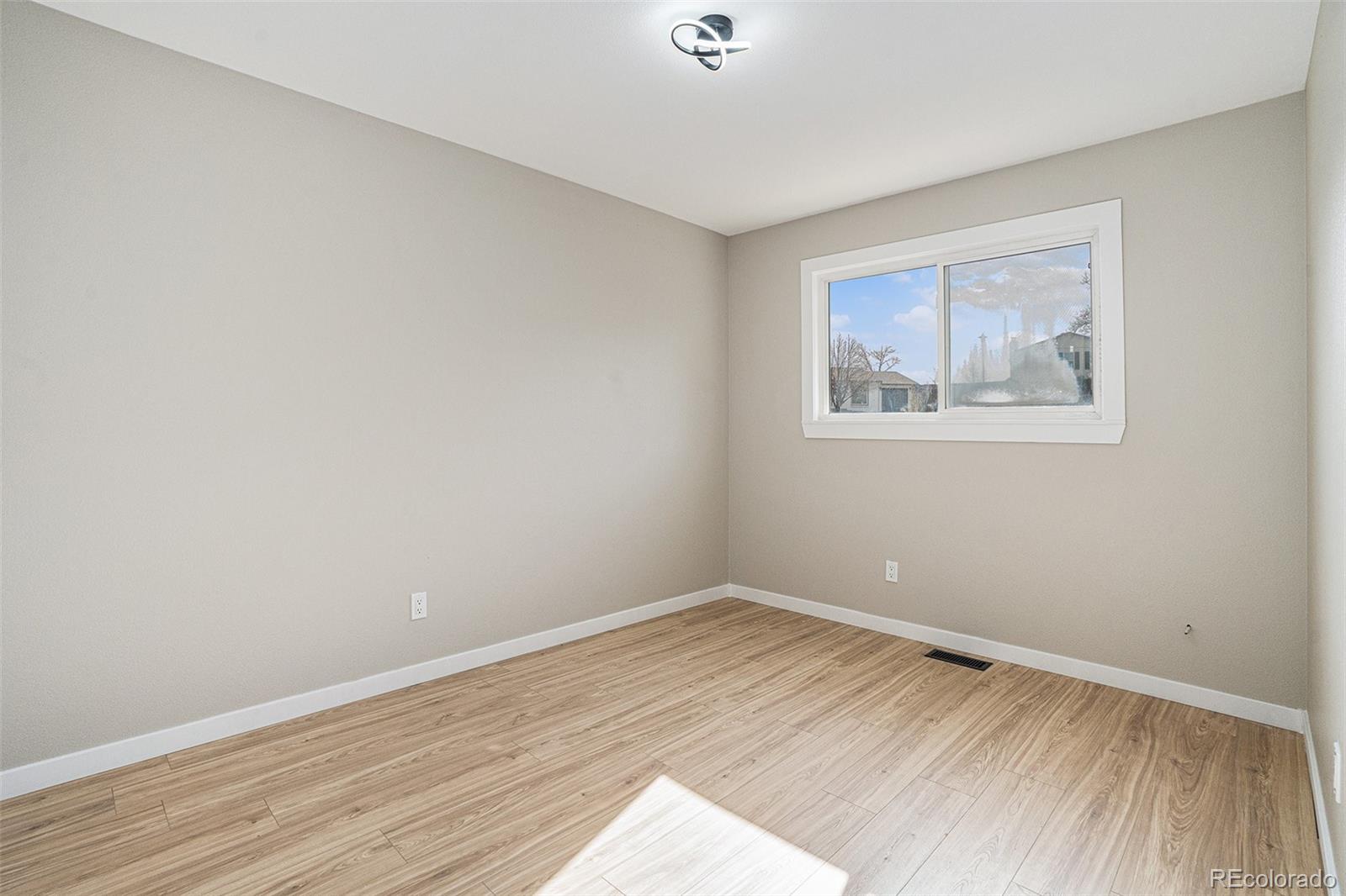 MLS Image #15 for 2684 e 97th avenue,thornton, Colorado