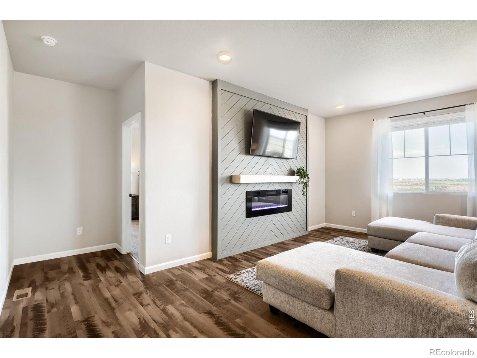 MLS Image #3 for 5473  bauer drive,frederick, Colorado