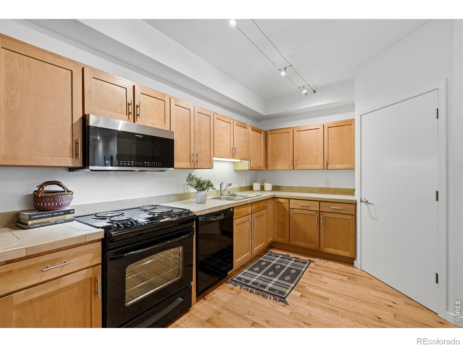 MLS Image #9 for 2810 e college avenue,boulder, Colorado