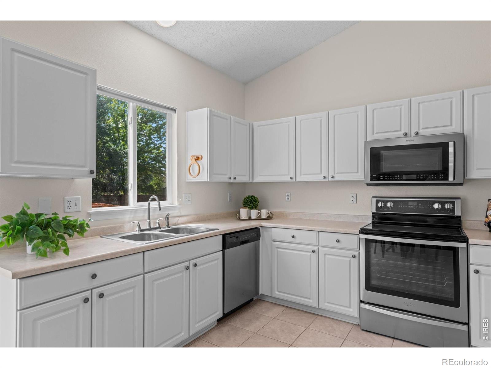 MLS Image #9 for 1461  clover creek drive,longmont, Colorado