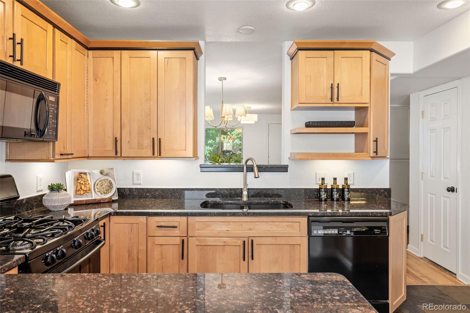 MLS Image #12 for 1434  milwaukee street,denver, Colorado