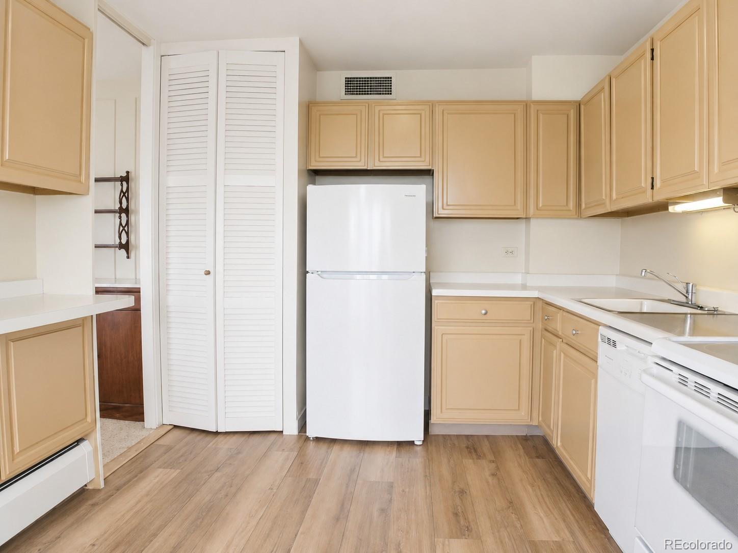 MLS Image #7 for 1200  humboldt street 804,denver, Colorado