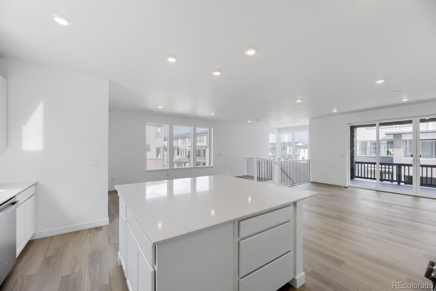 MLS Image #4 for 7717 s mobile way,centennial, Colorado