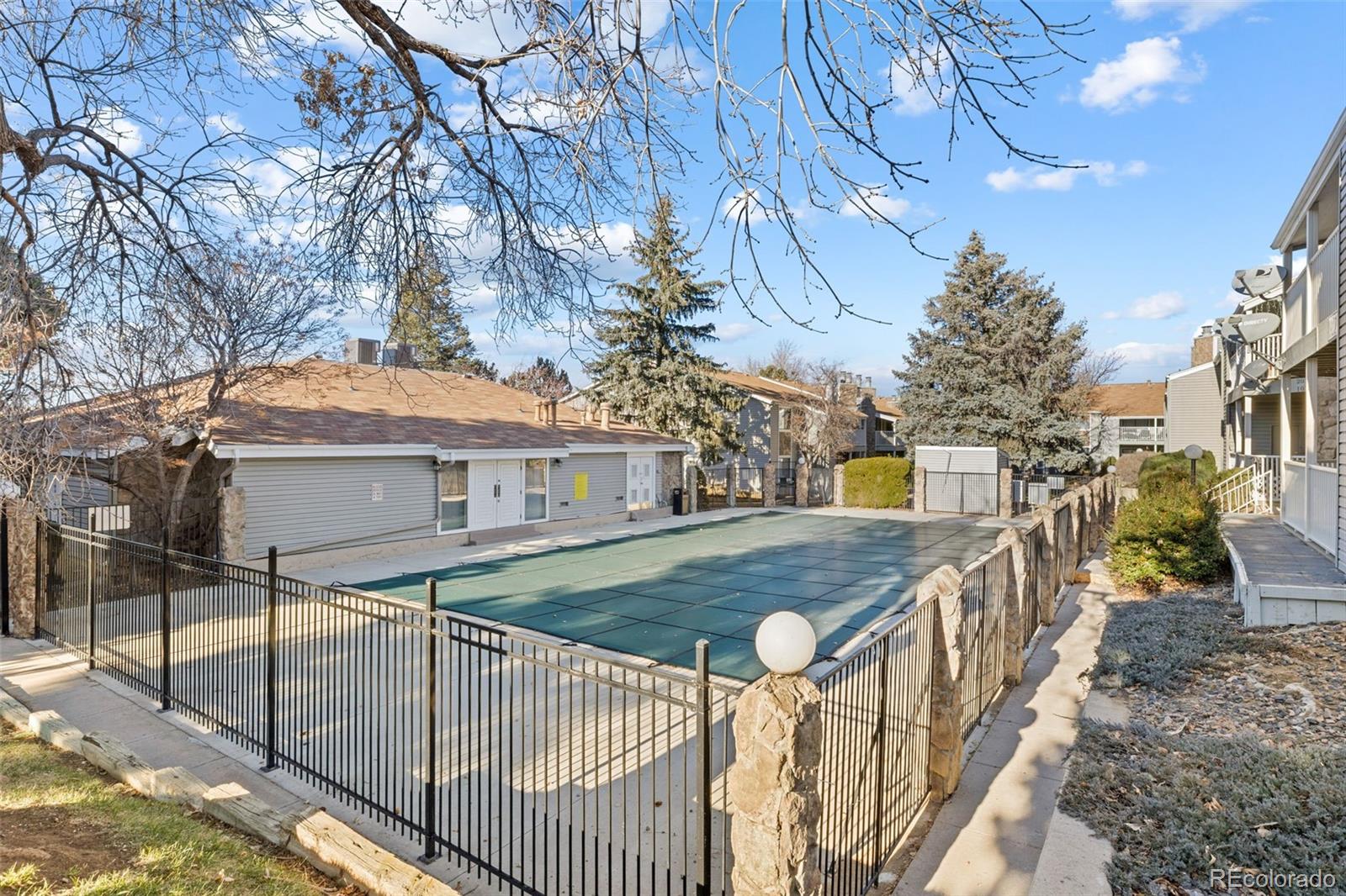 MLS Image #2 for 921  walden street 108,aurora, Colorado