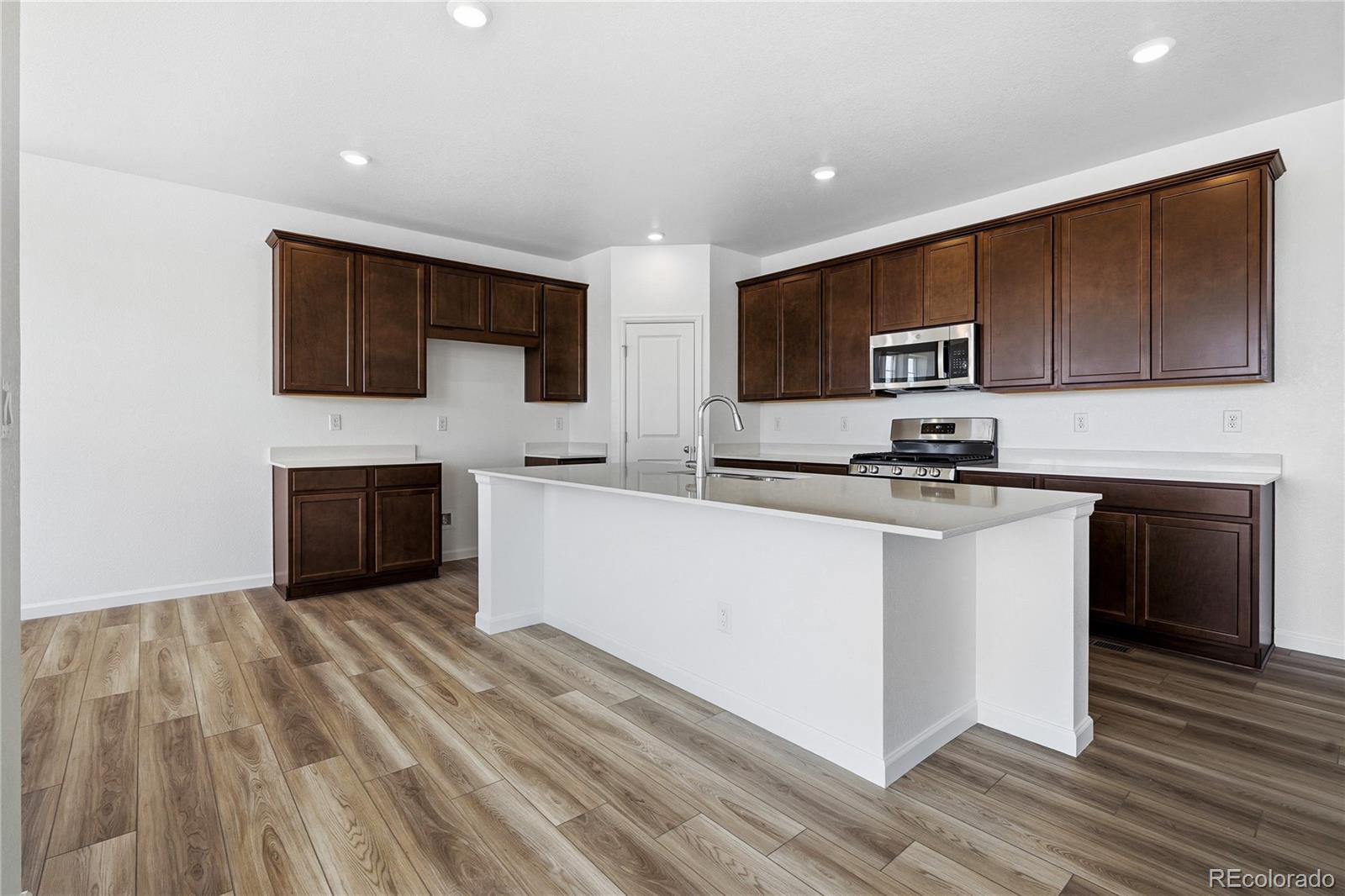 MLS Image #10 for 706  bradley circle,elizabeth, Colorado
