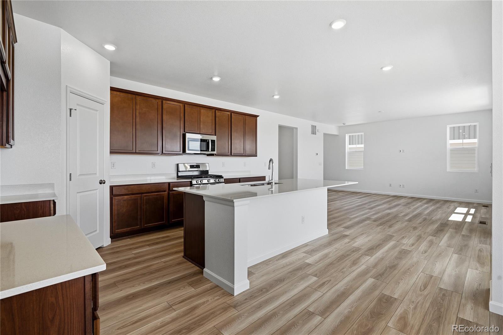 MLS Image #11 for 706  bradley circle,elizabeth, Colorado