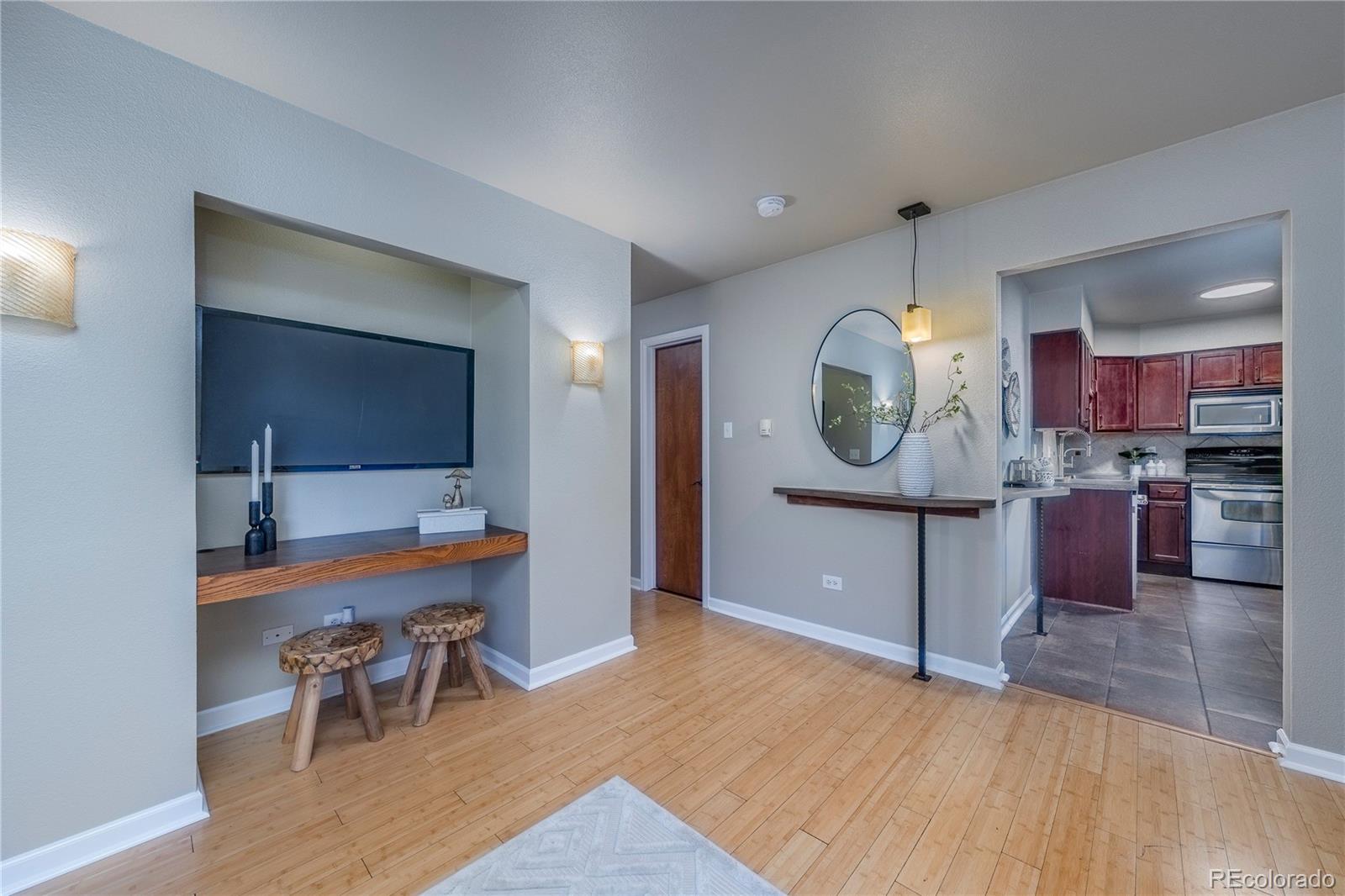 MLS Image #10 for 20 s logan street 201,denver, Colorado