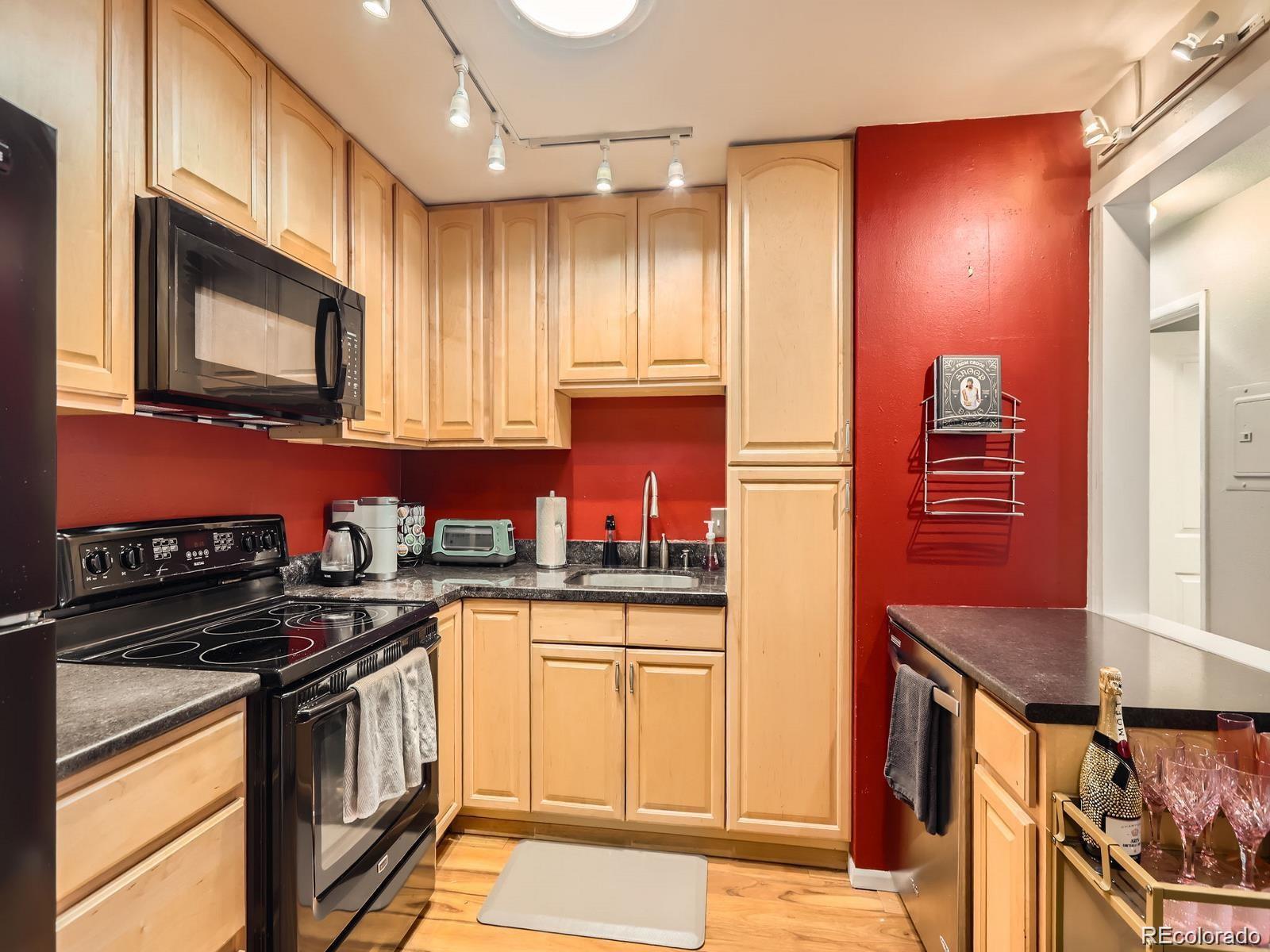 MLS Image #8 for 625  pearl street,boulder, Colorado