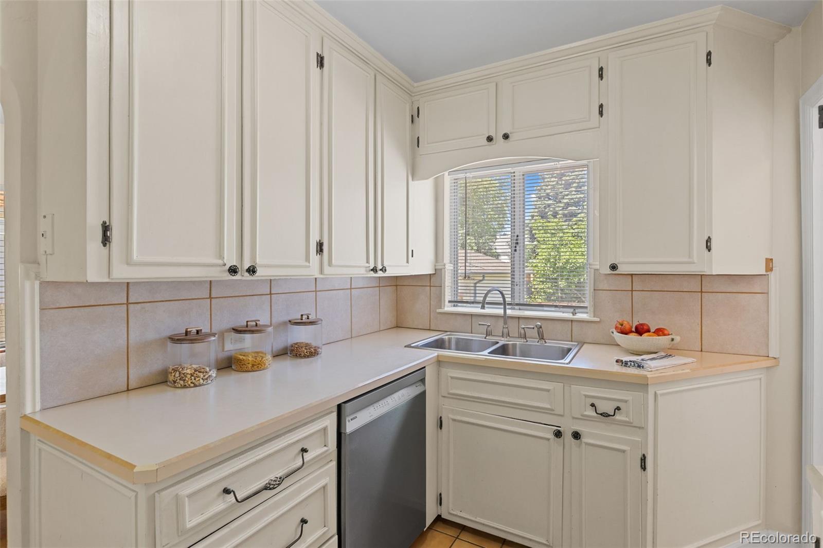 MLS Image #22 for 1129 n jasmine street,denver, Colorado