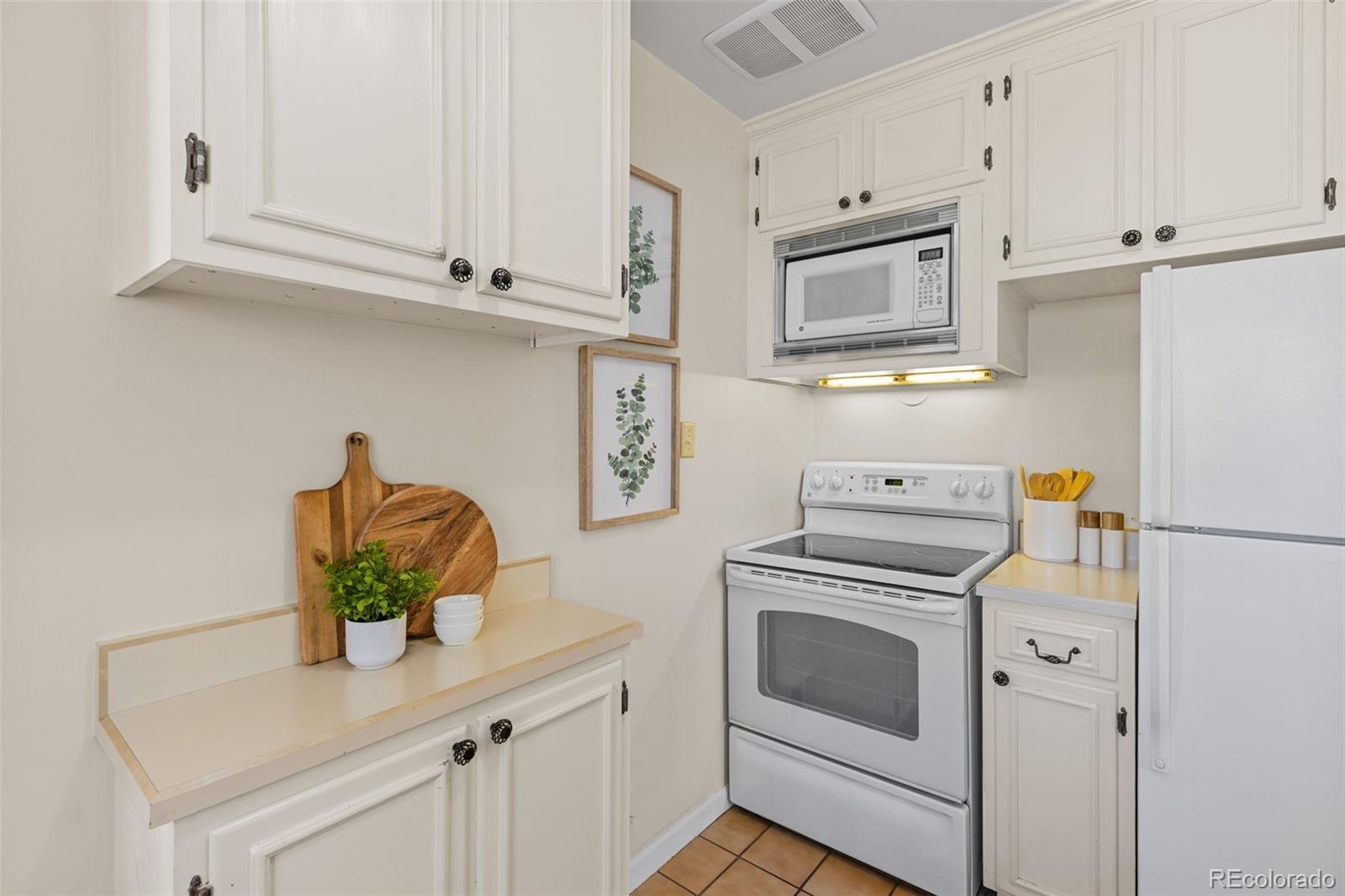 MLS Image #25 for 1129 n jasmine street,denver, Colorado