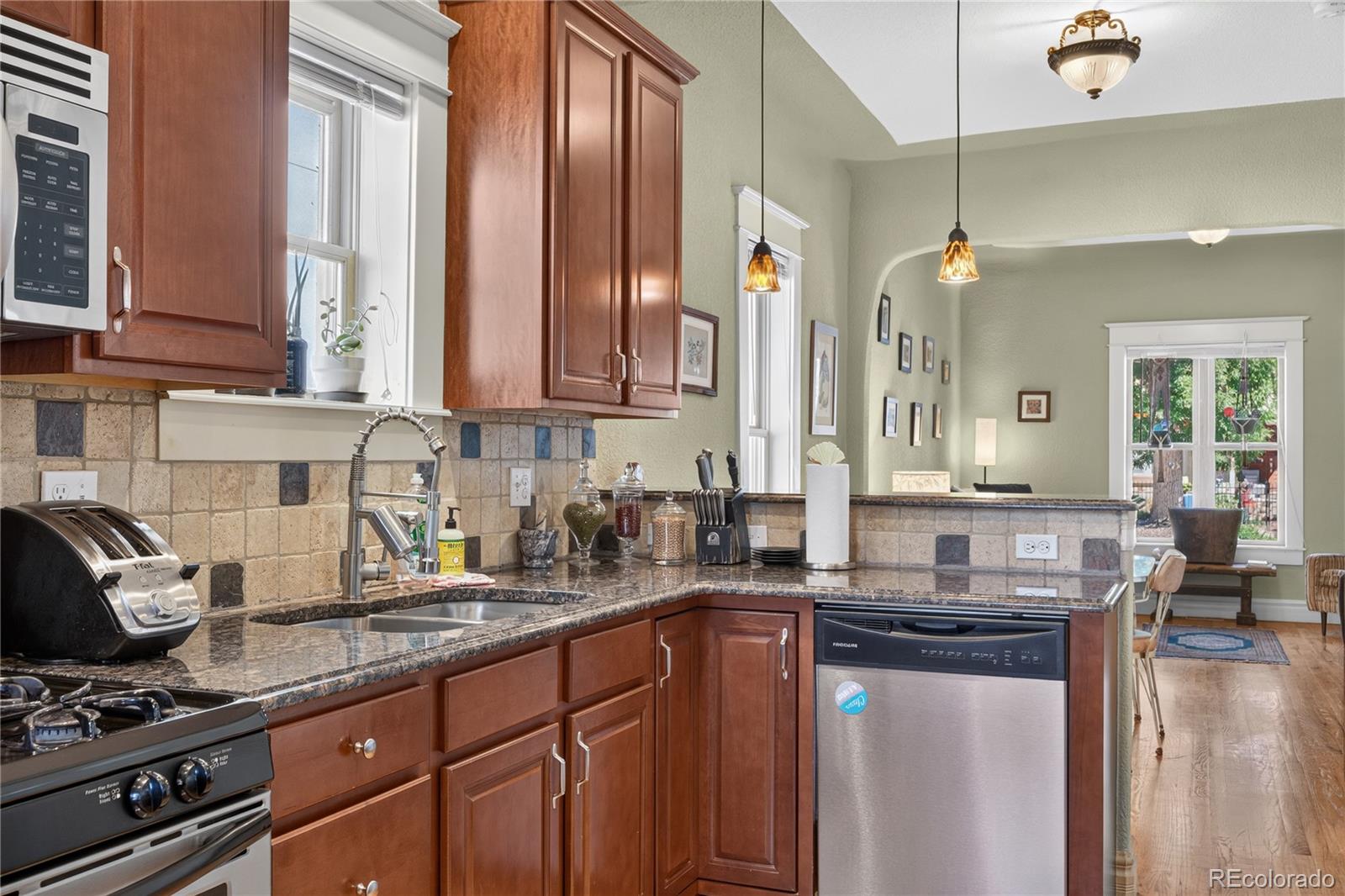 MLS Image #9 for 3038  california street,denver, Colorado