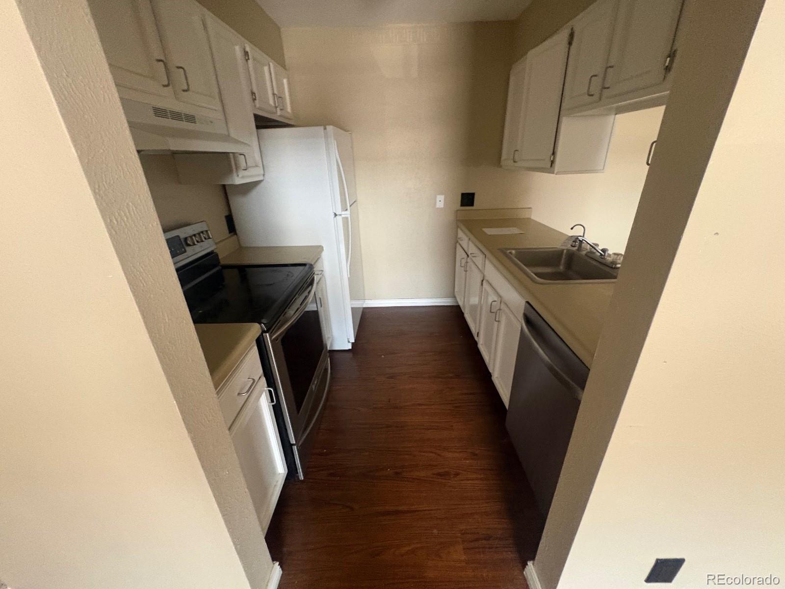 MLS Image #4 for 7665 e eastman avenue 204b,denver, Colorado