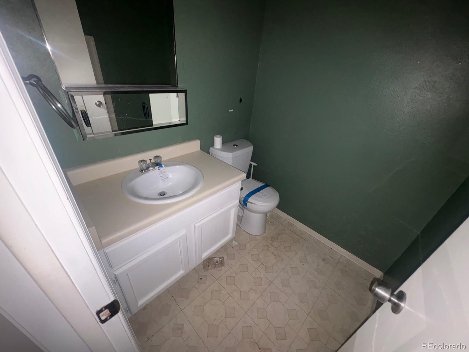 MLS Image #5 for 7665 e eastman avenue 204b,denver, Colorado