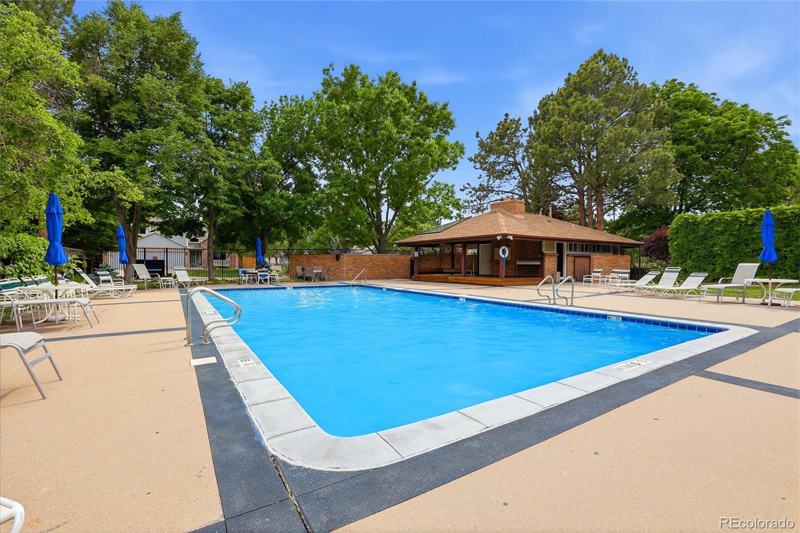 MLS Image #17 for 1566 s syracuse street,denver, Colorado