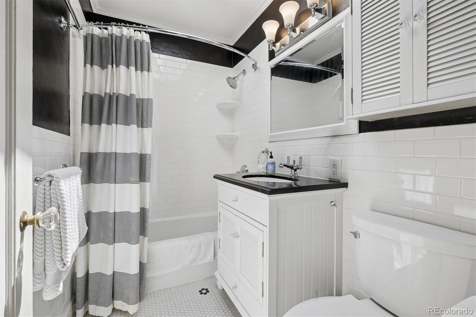 MLS Image #14 for 2410 s humboldt street,denver, Colorado