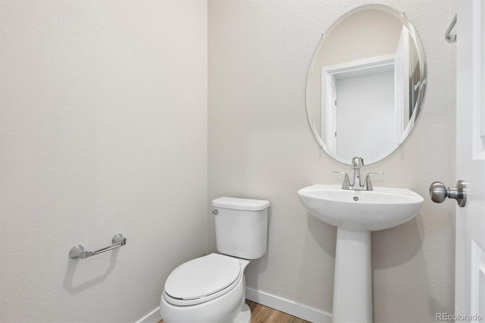 MLS Image #2 for 22729 e 47th drive,aurora, Colorado