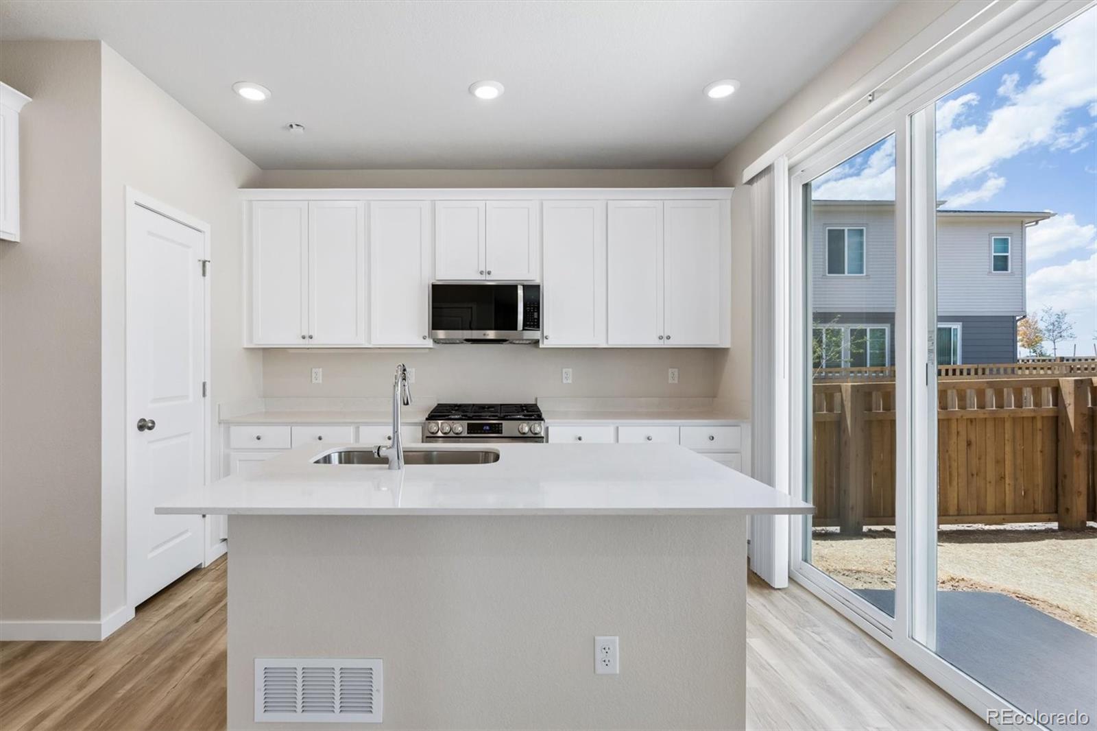MLS Image #21 for 22729 e 47th drive,aurora, Colorado
