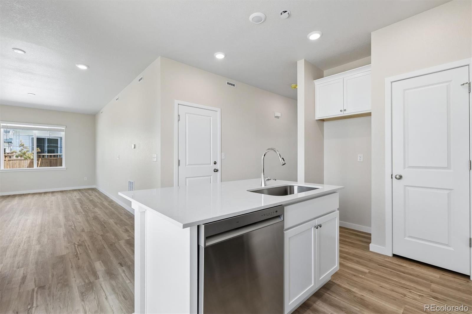 MLS Image #22 for 22729 e 47th drive,aurora, Colorado