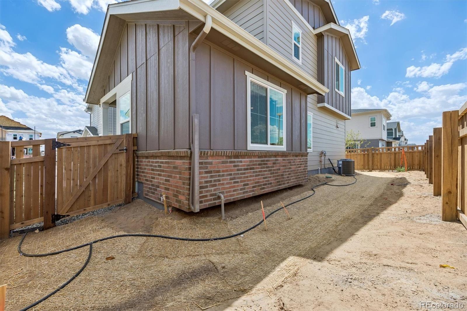 MLS Image #3 for 22739 e 47th drive,aurora, Colorado
