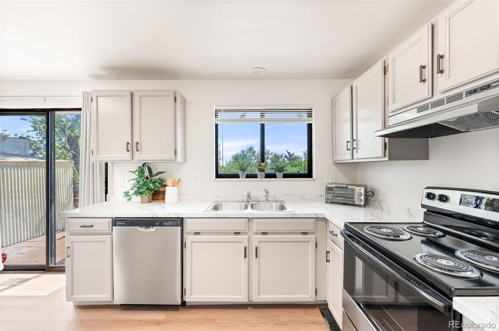MLS Image #12 for 3441 e 99th way,thornton, Colorado