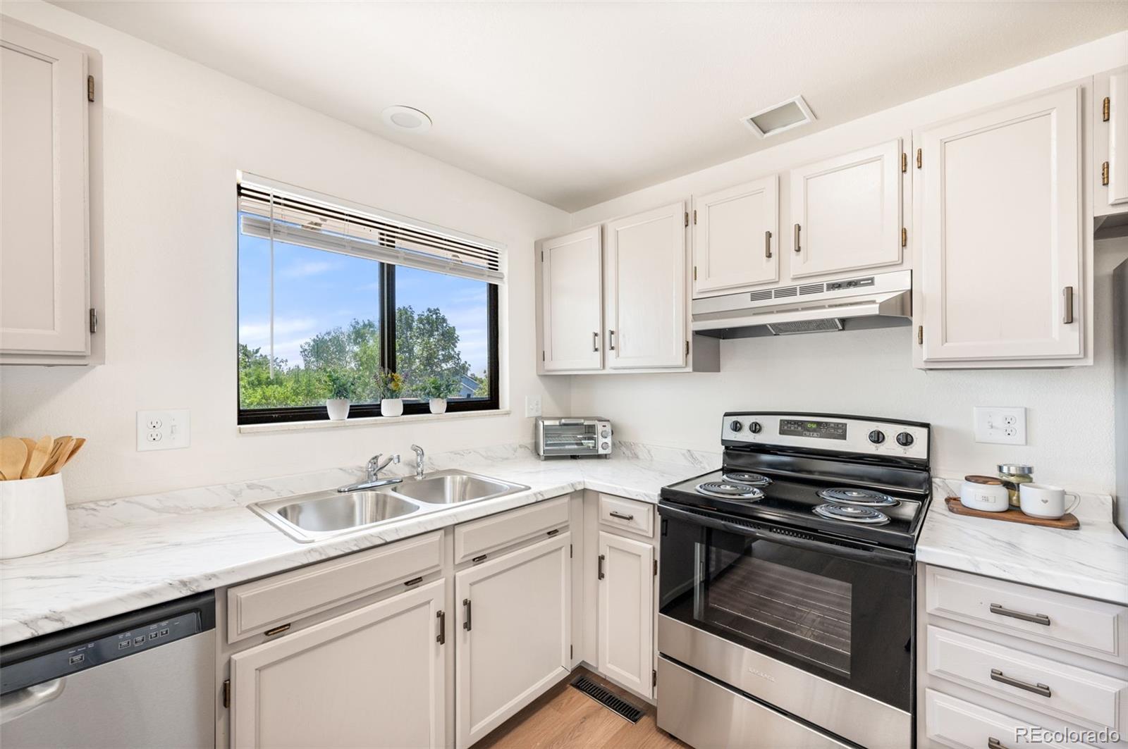 MLS Image #13 for 3441 e 99th way,thornton, Colorado