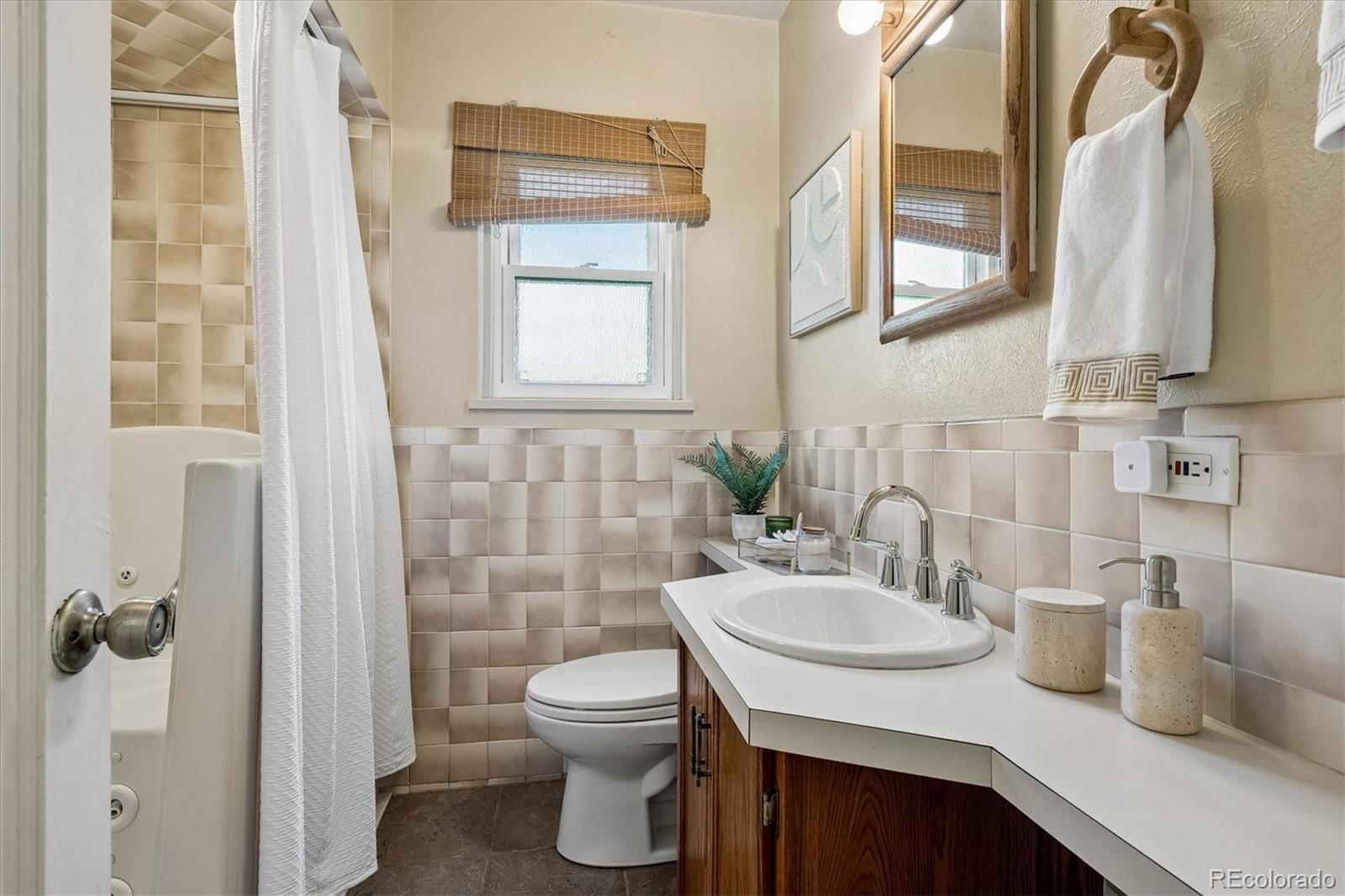MLS Image #16 for 3912 s cherokee street,englewood, Colorado