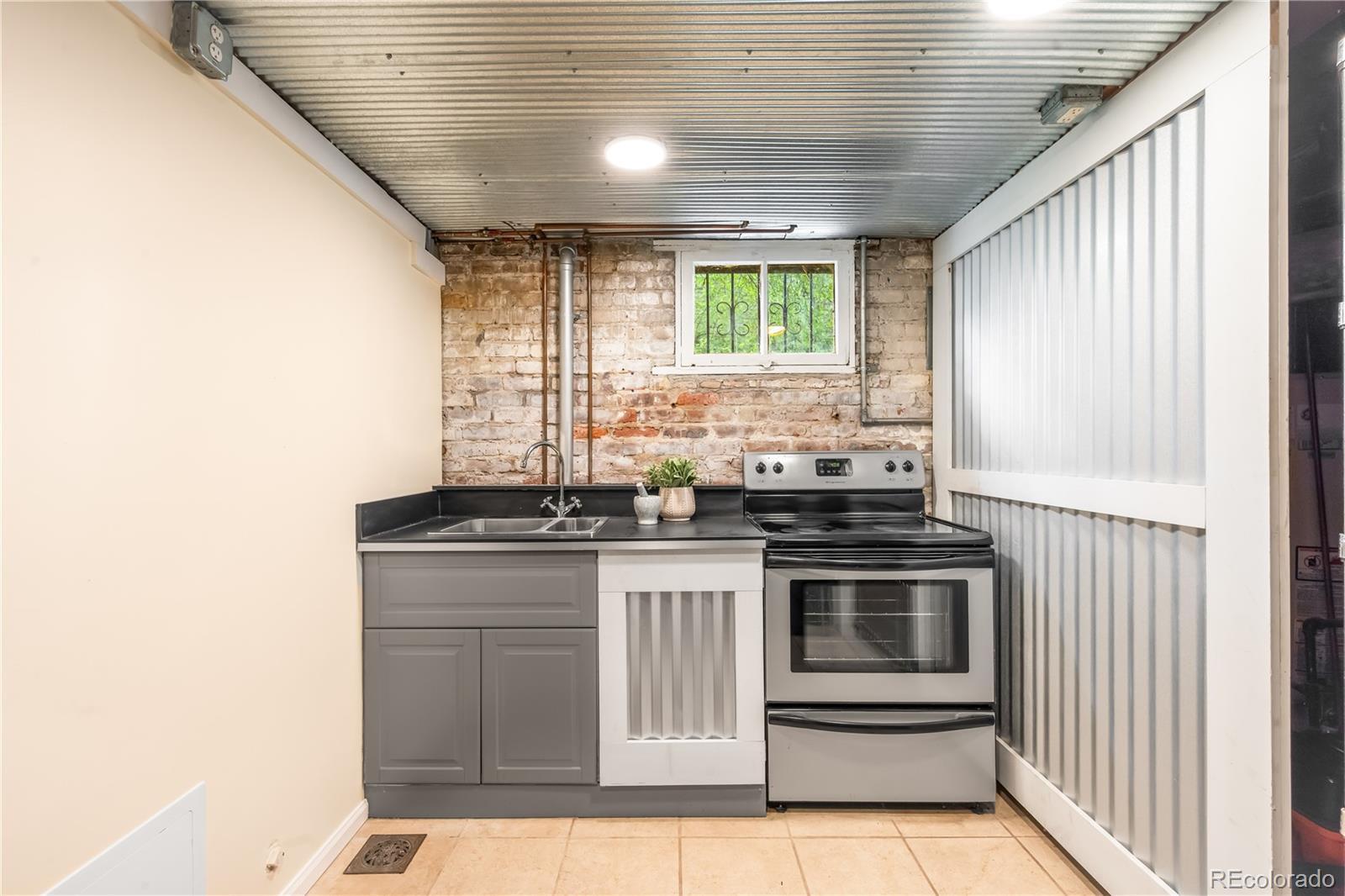 MLS Image #31 for 2716-2718 n vine street,denver, Colorado