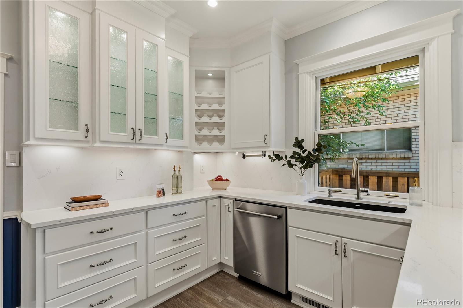MLS Image #24 for 1015 s corona street,denver, Colorado