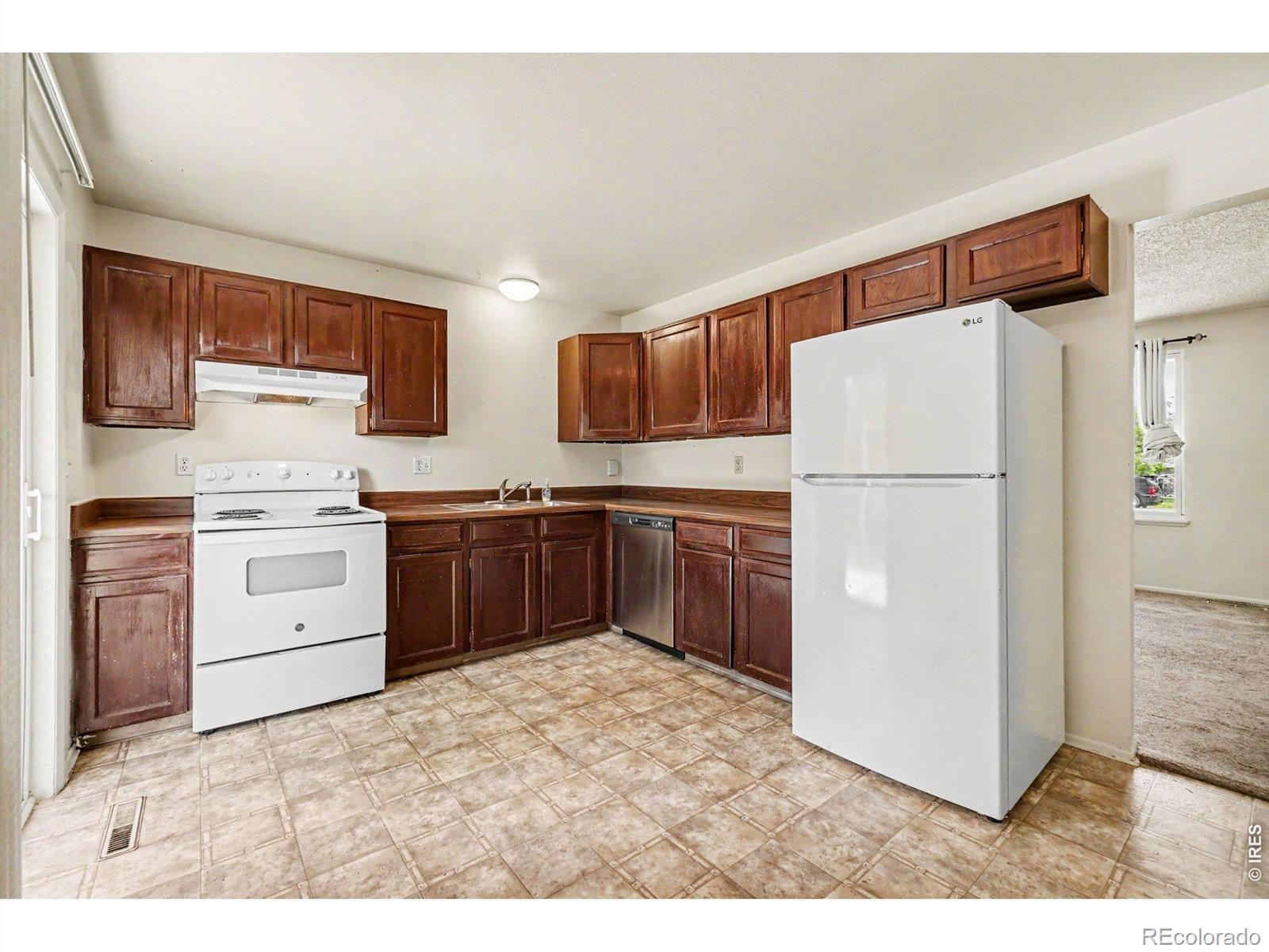 MLS Image #9 for 1351  alpine place,loveland, Colorado