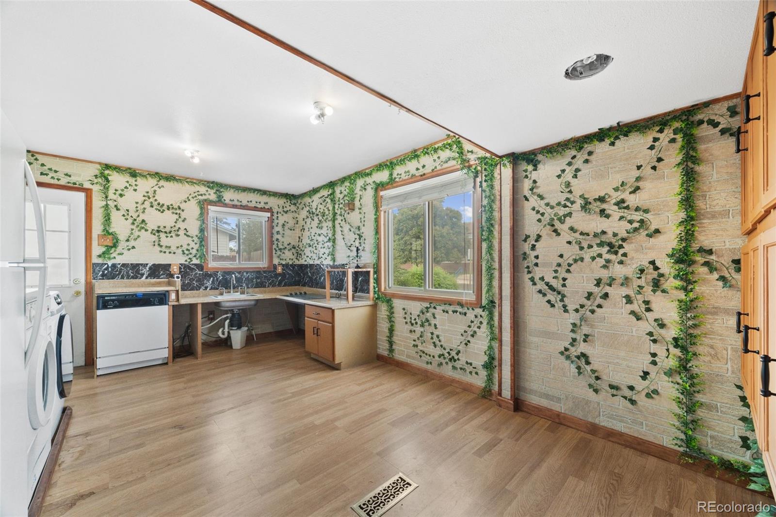 MLS Image #8 for 1595 s wolff street,denver, Colorado