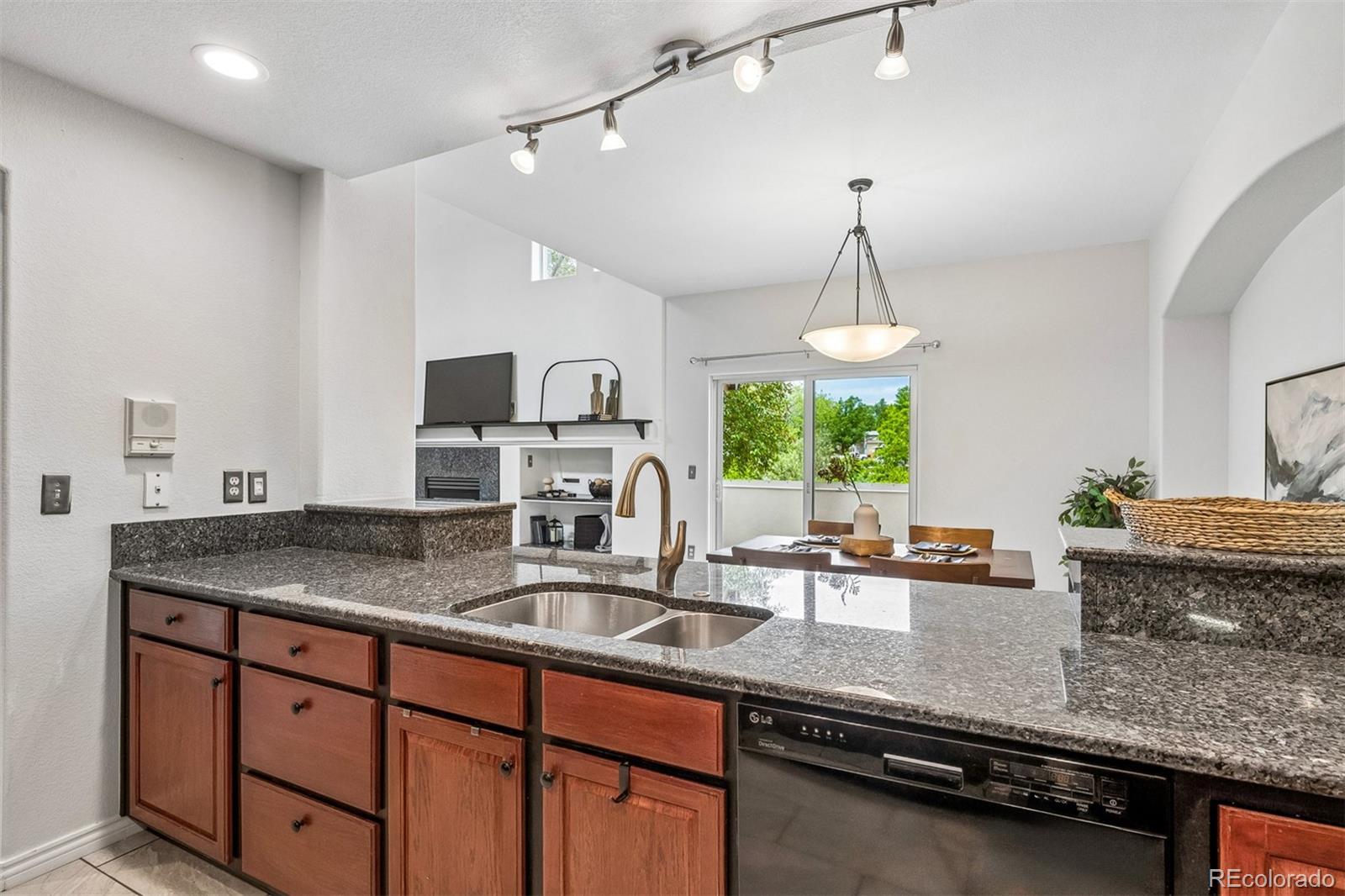 MLS Image #9 for 6697 s forest way e,centennial, Colorado