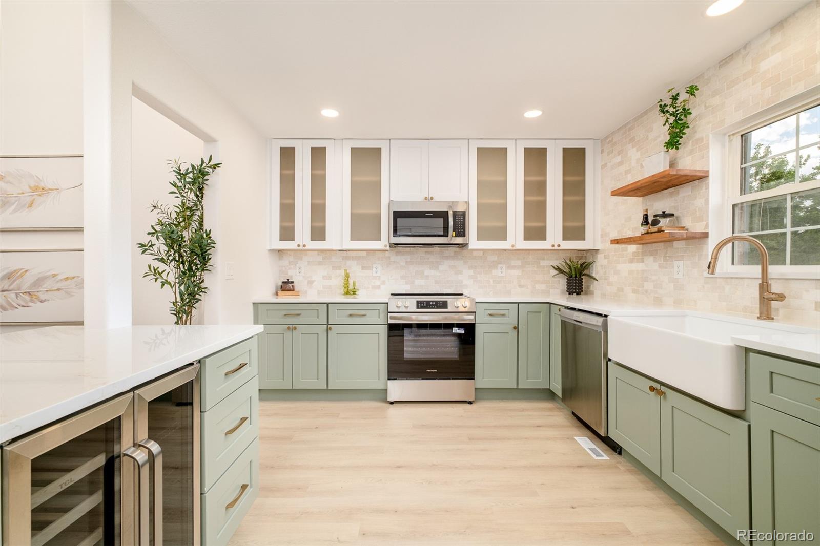 MLS Image #11 for 7828 e lowry boulevard,denver, Colorado