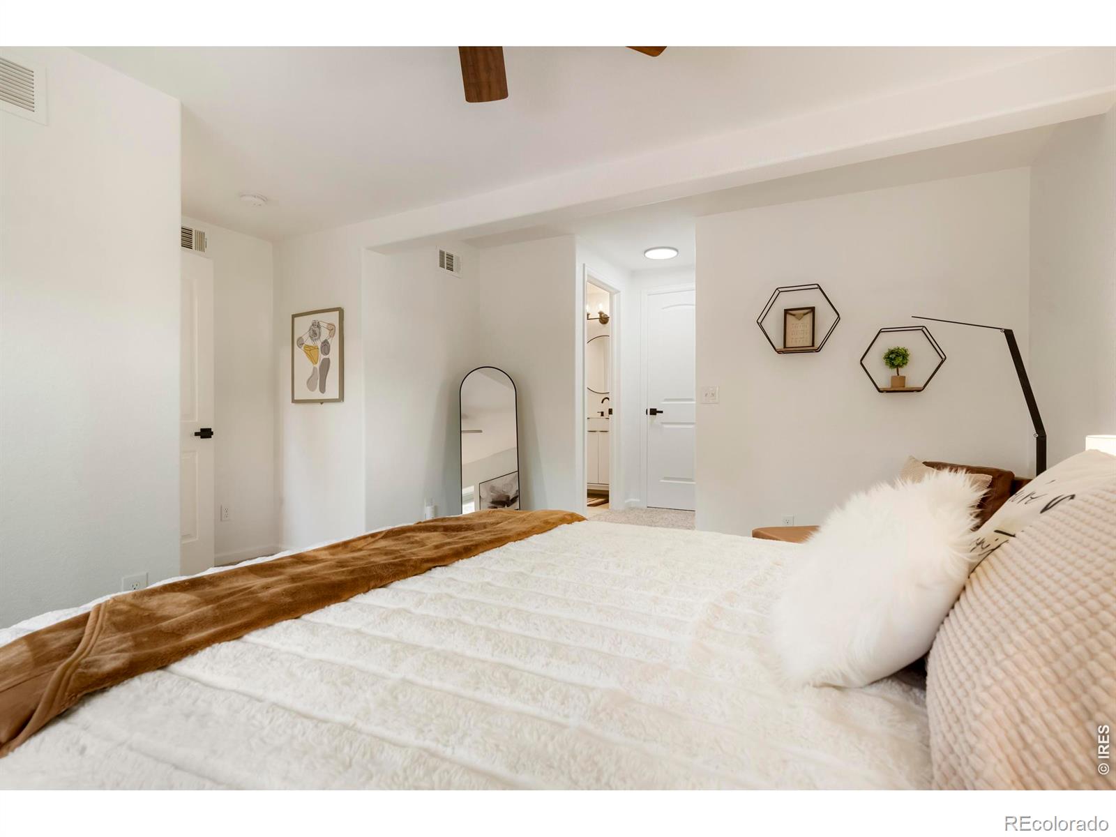 MLS Image #12 for 814  baker street,longmont, Colorado