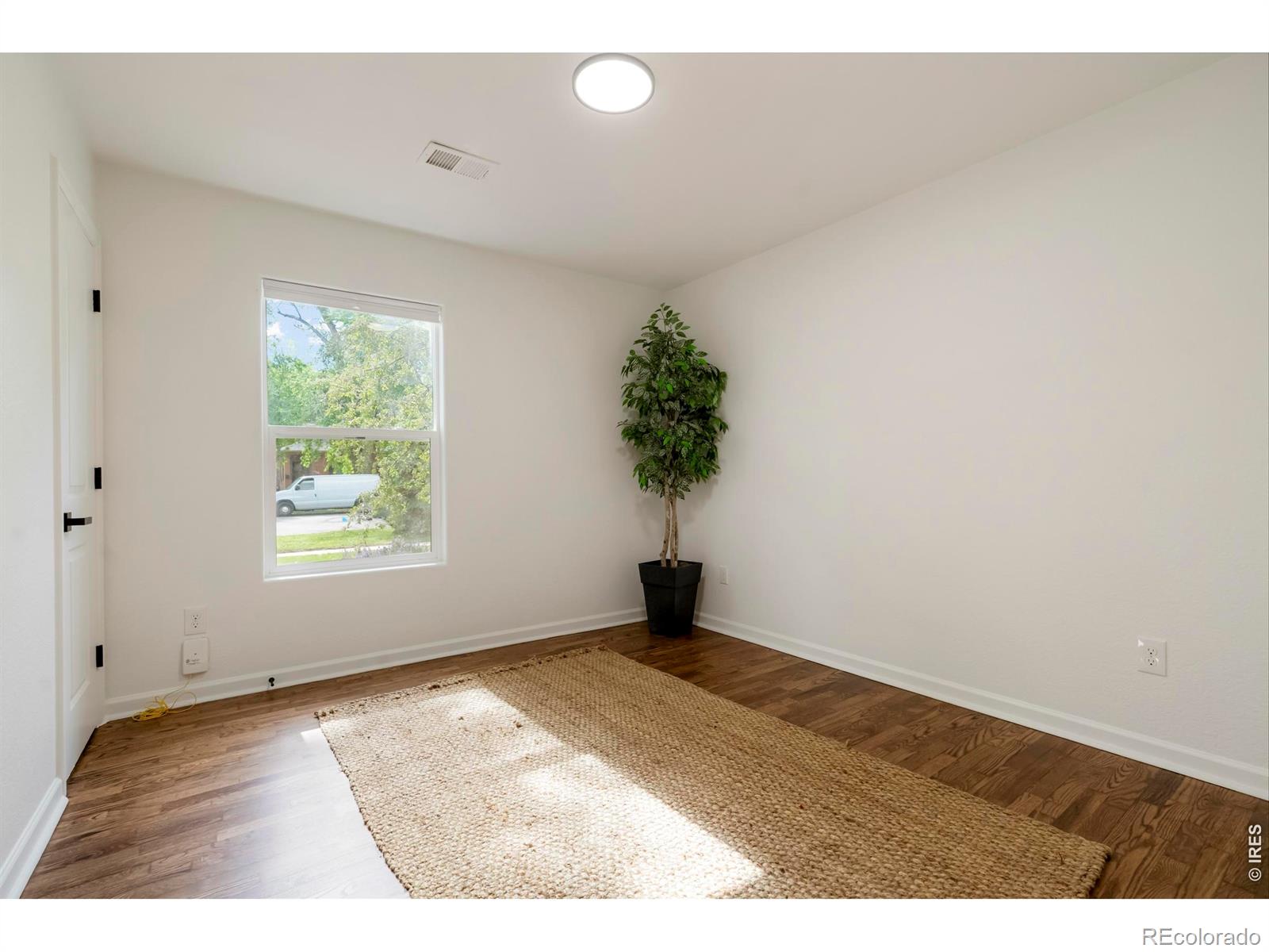 MLS Image #15 for 814  baker street,longmont, Colorado