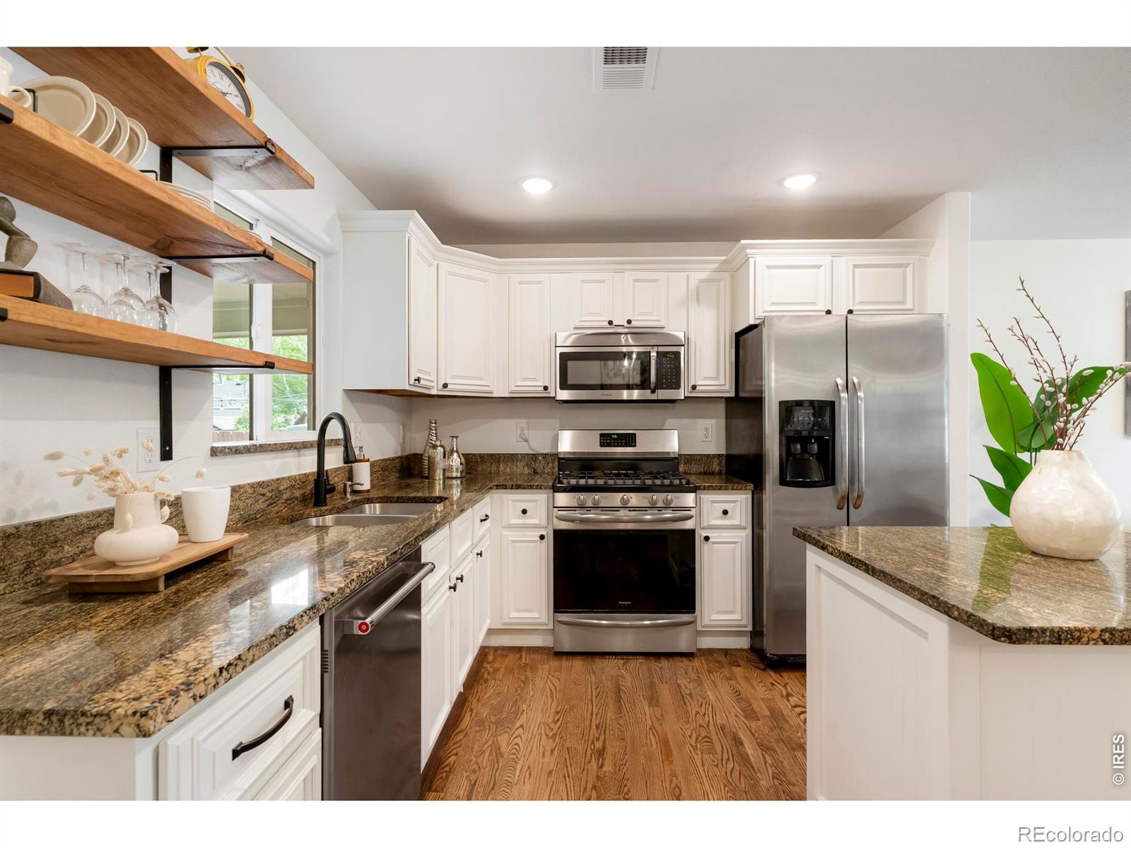 MLS Image #3 for 814  baker street,longmont, Colorado