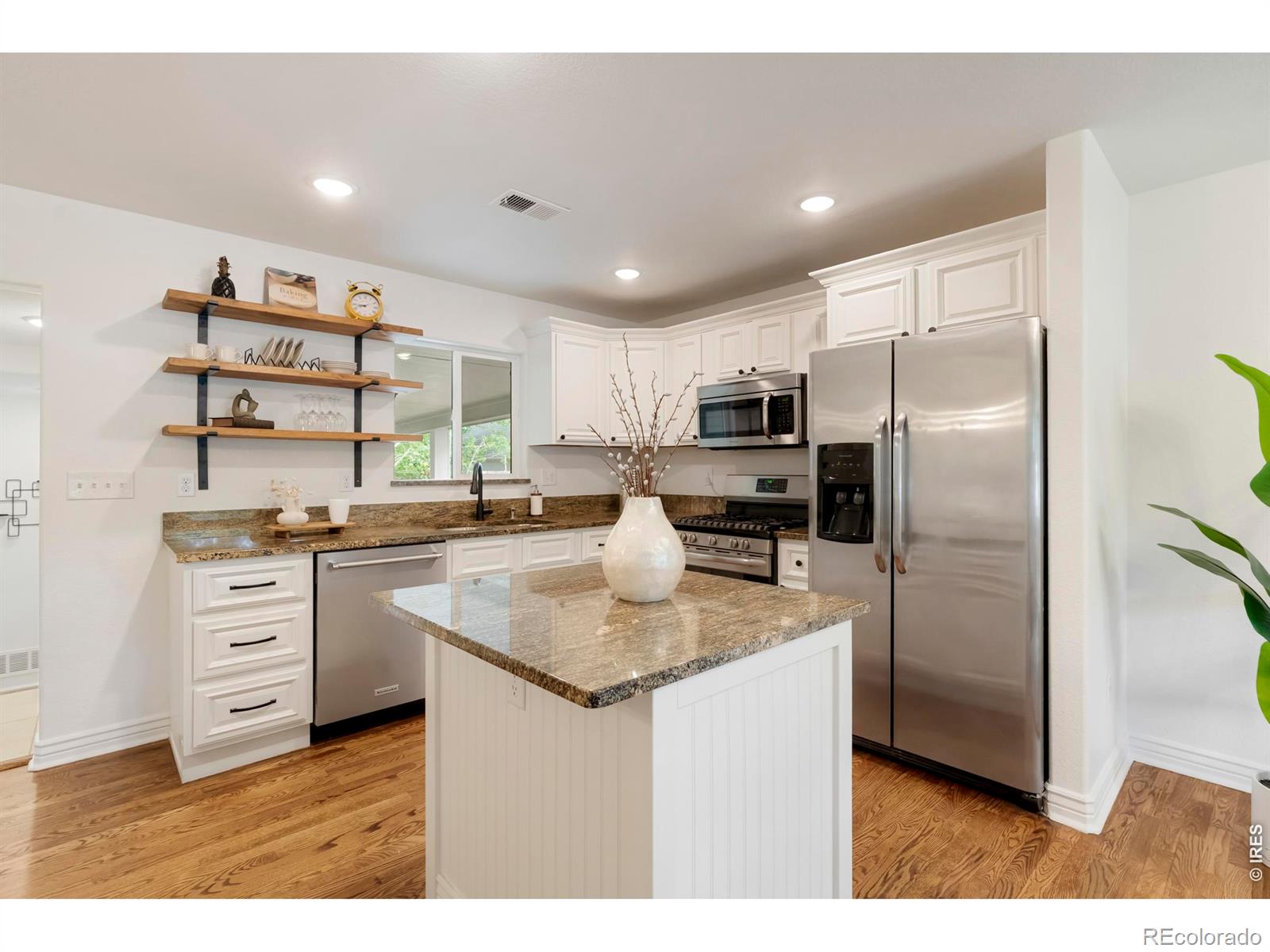 MLS Image #6 for 814  baker street,longmont, Colorado