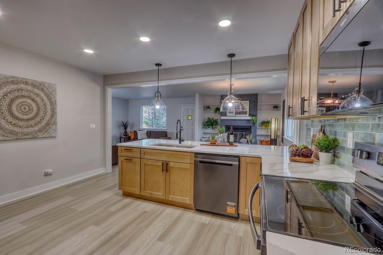 MLS Image #10 for 805  perry street,denver, Colorado