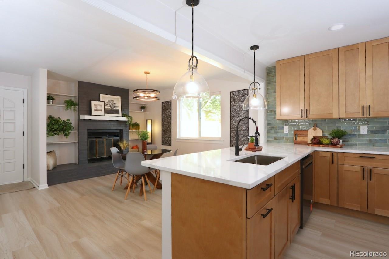 MLS Image #12 for 805  perry street,denver, Colorado