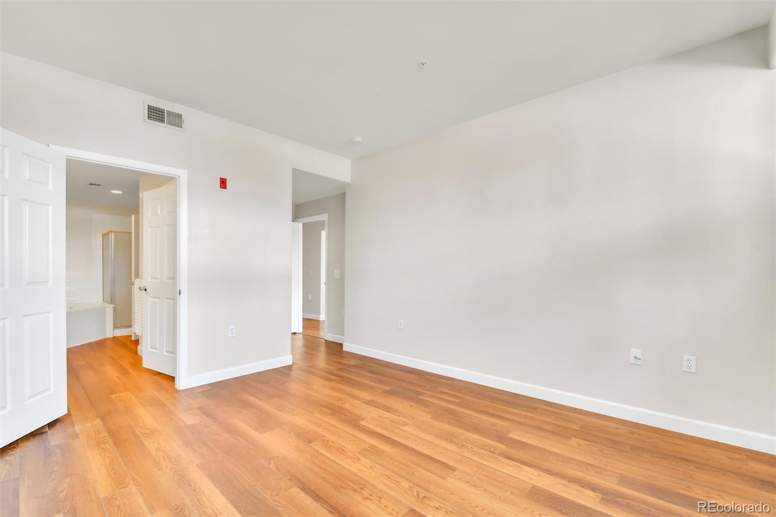MLS Image #13 for 1747 n pearl street 108,denver, Colorado