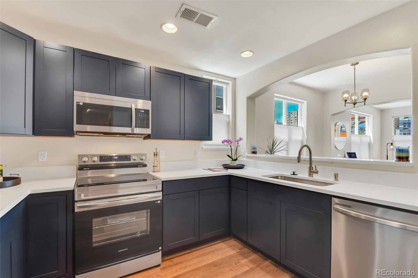 MLS Image #17 for 1747 n pearl street 108,denver, Colorado