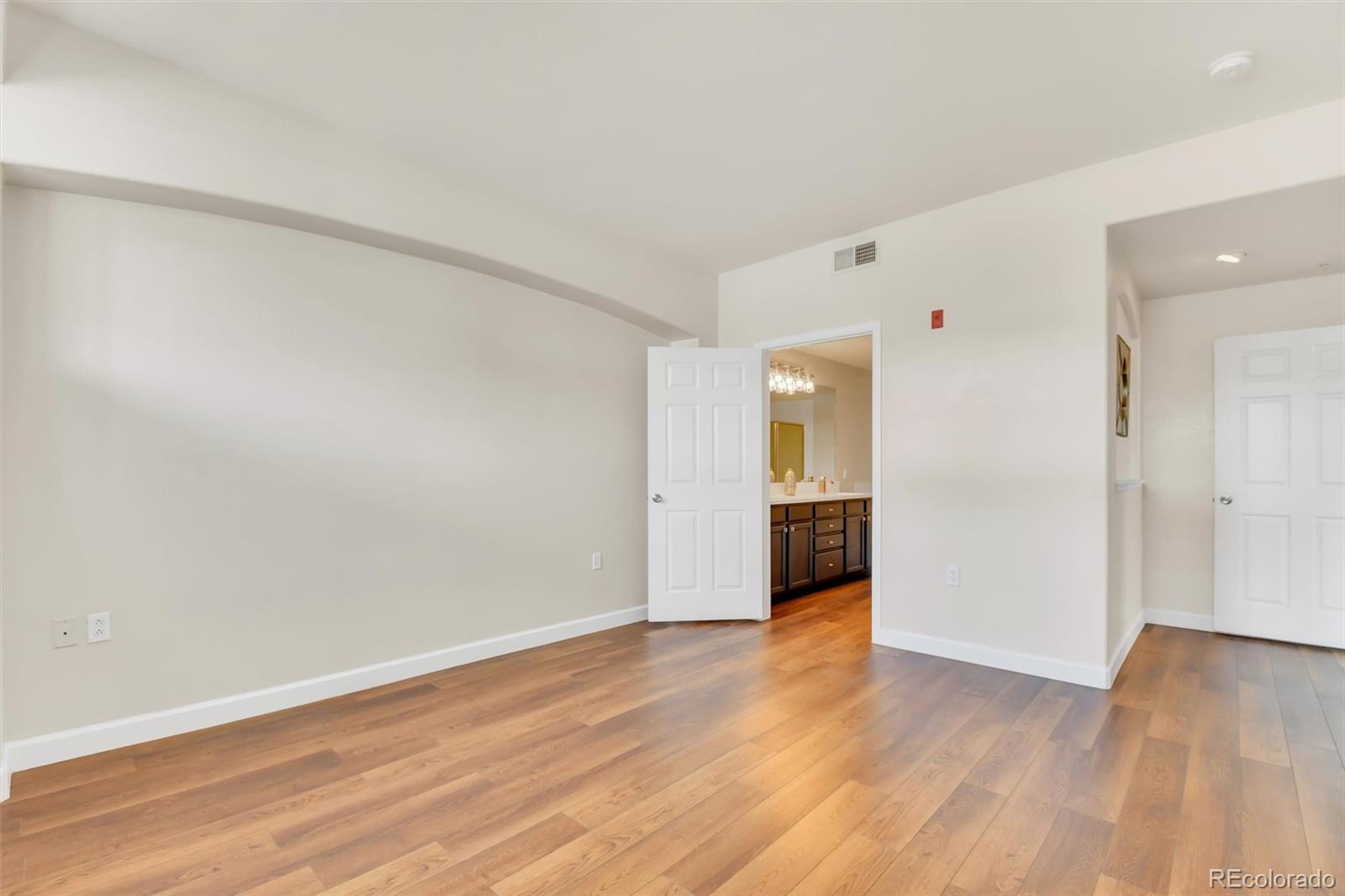 MLS Image #8 for 1747 n pearl street 108,denver, Colorado