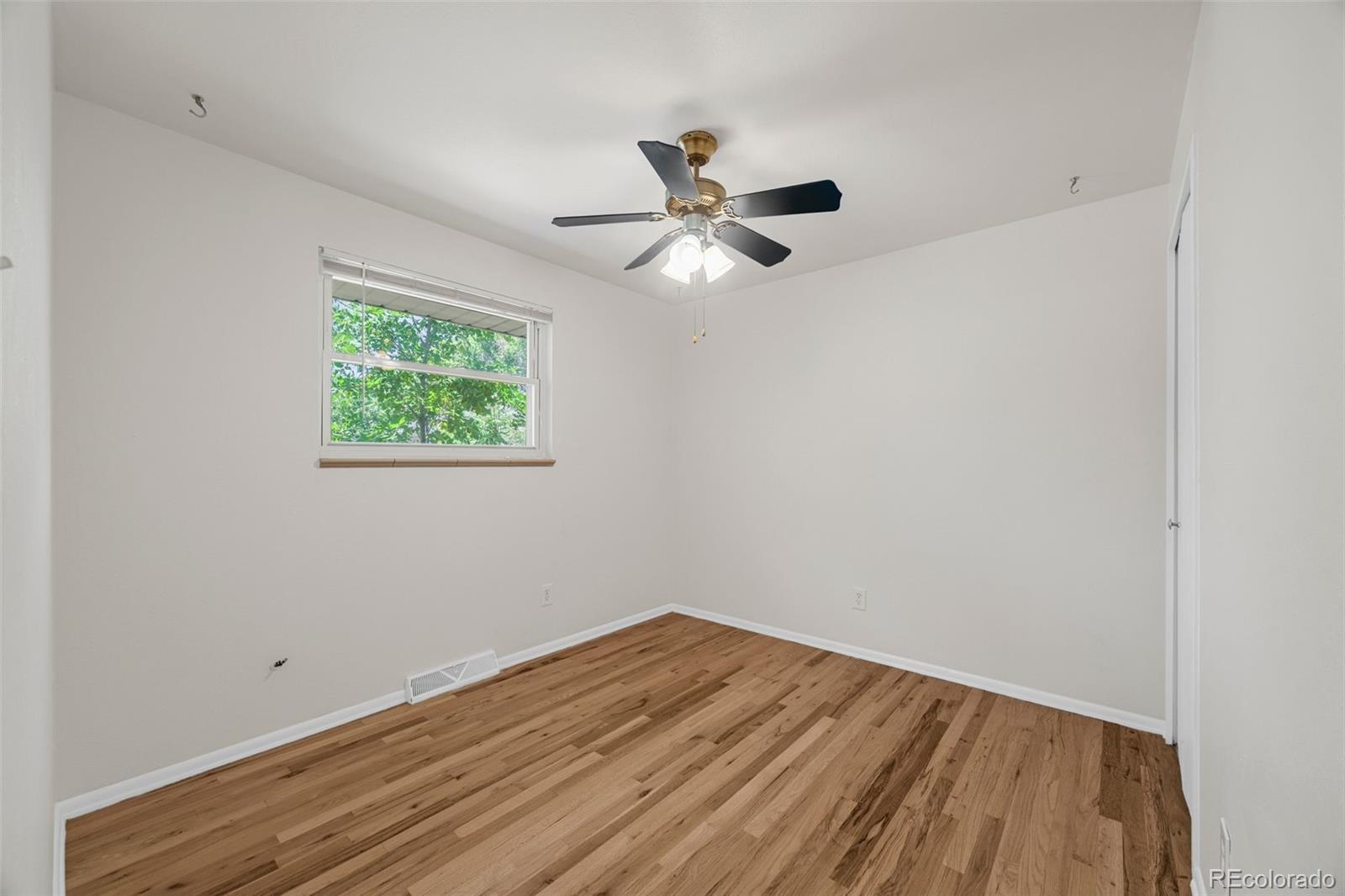MLS Image #12 for 933 s jamaica street,aurora, Colorado